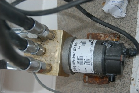 Simrad hydraulic pump