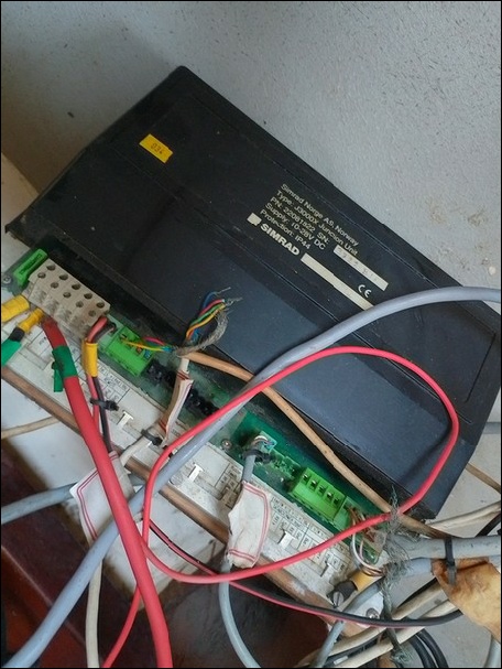 Simrad powerunit