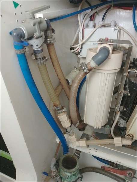Watermaker seawaterpump